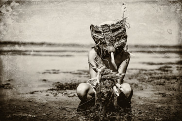 Photographie intitulée "Femme des lacs - 2" par Steve Drevet, Œuvre d'art originale, Photographie numérique