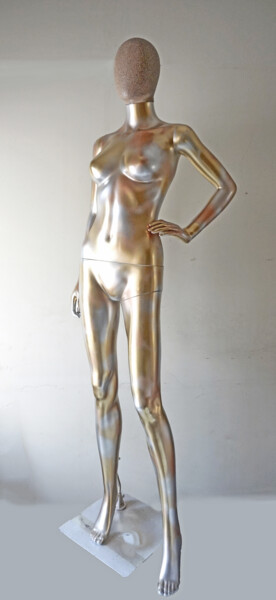 Sculptuur getiteld "Chrome Couture" door Sumit Ratta, Origineel Kunstwerk, Graffiti