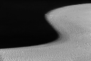 Fotografie getiteld ""S" - Dunes Series" door Susanna Patras, Origineel Kunstwerk, Digitale fotografie