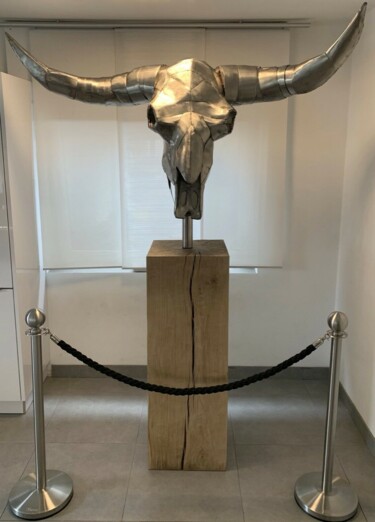 Sculpture titled "bull on wood" by Sven Göfert, Original Artwork, Stainless Steel