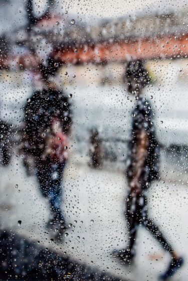 Fotografie getiteld "RAINY DAYS IN TOKYO…" door Sven Pfrommer, Origineel Kunstwerk, Film Print Gemonteerd op Aluminium