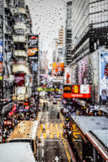 Fotografie getiteld "RAINY DAYS IN HONG…" door Sven Pfrommer, Origineel Kunstwerk, Film Print Gemonteerd op Aluminium