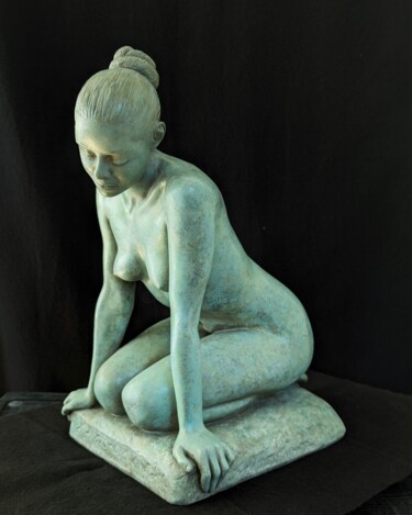 Sculptuur getiteld "ILLUSION" door Sylvie Bourély (SB), Origineel Kunstwerk, Klei