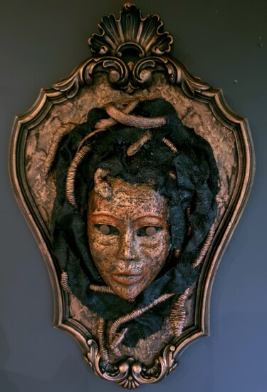 Escultura intitulada "Medusa" por Sylvie Bublex, Obras de arte originais, Papel machê