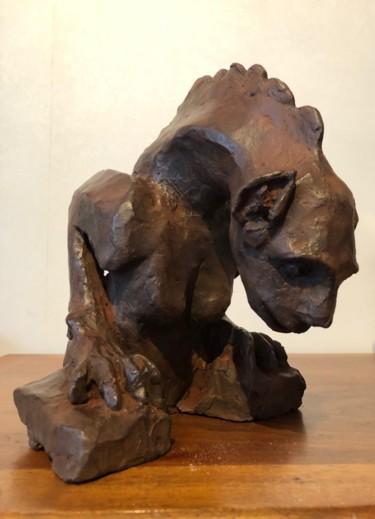 Skulptur mit dem Titel "Petite gargouille" von Sylvie Lamande, Original-Kunstwerk, Ton