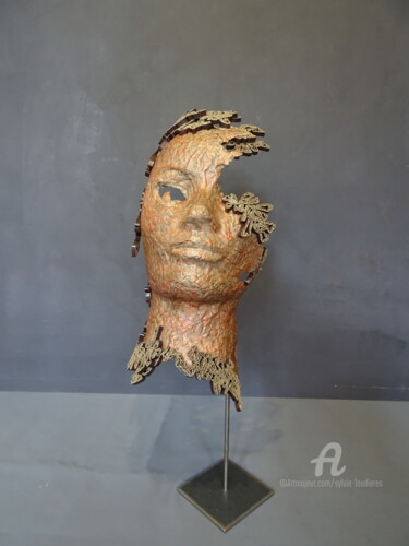 Sculpture titled "Kaira - Réf : KS19" by Sylvie Loudieres, Original Artwork, Paper