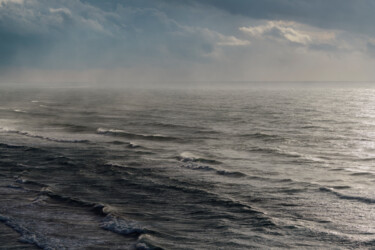 Photography titled "Winter Surfing VIII" by Tal Paz-Fridman, Original Artwork, Digital Photography