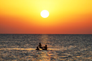 Фотография под названием "the sea at sunset" - Tarkanm, Подлинное произведение искусства, Цифровая фотография