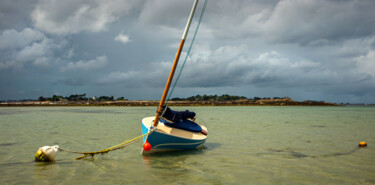 Photographie intitulée "Carantec, bateau Co…" par Thierry Martin, Œuvre d'art originale, Photographie numérique