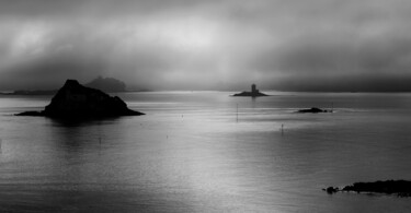 Photography titled "Carantec, l'île Noi…" by Thierry Martin, Original Artwork, Digital Photography