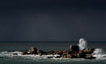 Photographie intitulée "La plage de Kerfiss…" par Thierry Martin, Œuvre d'art originale, Photographie numérique