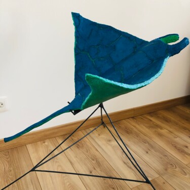 Sculpture titled "Raie Manta craquelée" by Ti'Ou, Original Artwork, Clay