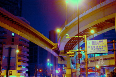 Fotografie getiteld "Night Walk Shinjuku" door Tina Lane, Origineel Kunstwerk