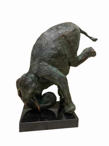 Скульптура под названием "Circus elephant 2" - Kristof Toth, Подлинное произведение искусства, Бронза