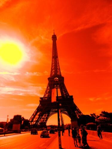 Fotografia zatytułowany „Eiffel Tower Enhanc…” autorstwa Troy Wilson-Ripsom, Oryginalna praca, Manipulowana fotografia