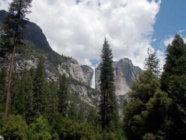 Фотография под названием "Yosemite Falls 3" - Troy Wilson-Ripsom, Подлинное произведение искусства, Цифровая фотография