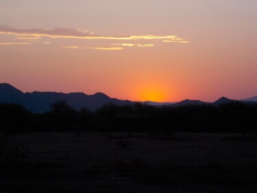 Photographie intitulée "Prelude to a Sunrise" par Troy Wilson-Ripsom, Œuvre d'art originale, Photographie numérique