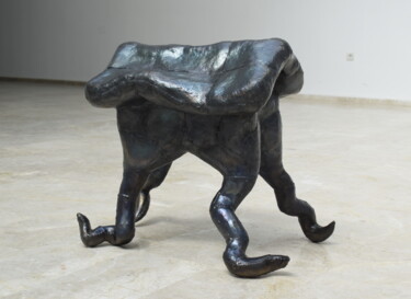 Skulptur mit dem Titel "Gecekondu" von Uğur Ömer Pekince, Original-Kunstwerk, Metalle