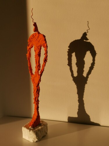 Rzeźba zatytułowany „Pop Art meets Giaco…” autorstwa Ulrich Ernst Nievergelt, Oryginalna praca, Glina
