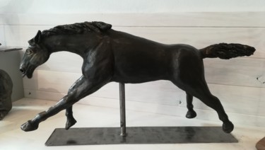 Skulptur mit dem Titel ""LE GRAND GALOP" -…" von Valerie Perron, Original-Kunstwerk, Keramik