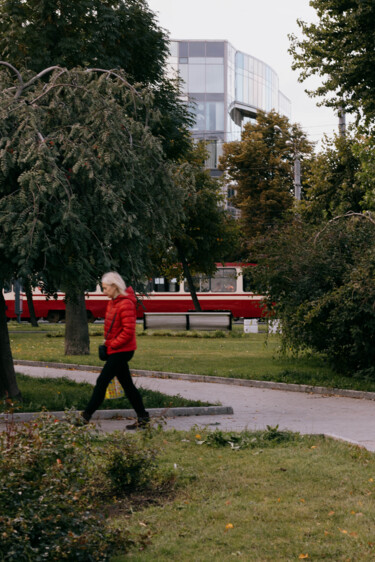 Photographie intitulée "Street photo in Sai…" par Valeria Nikitina, Œuvre d'art originale, Photographie numérique