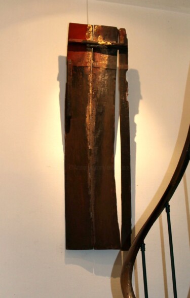 Скульптура под названием "signe de feu" - Valérie De Laubrière, Подлинное произведение искусства, Дерево