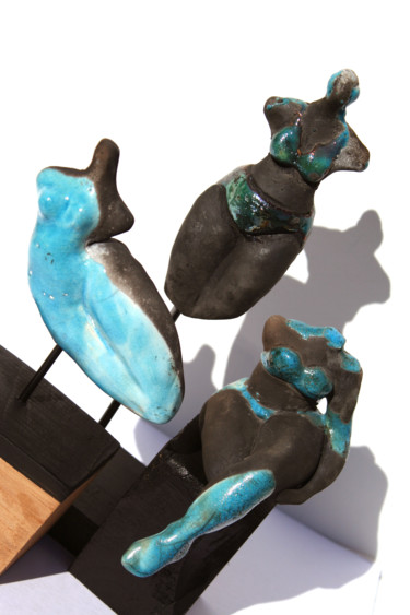 Sculpture intitulée "Baigneuses en raku…" par Vanessa Renoux, Œuvre d'art originale, Céramique