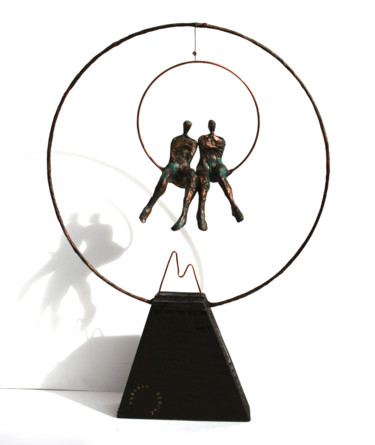 Sculpture titled "Couple Amoureux des…" by Vanessa Renoux, Original Artwork, Paper