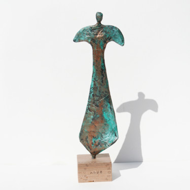 Sculpture titled "Ange-gardien en pap…" by Vanessa Renoux, Original Artwork, Paper