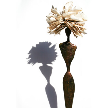 Escultura intitulada "Femme assoiffée de…" por Vanessa Renoux, Obras de arte originais, Papel