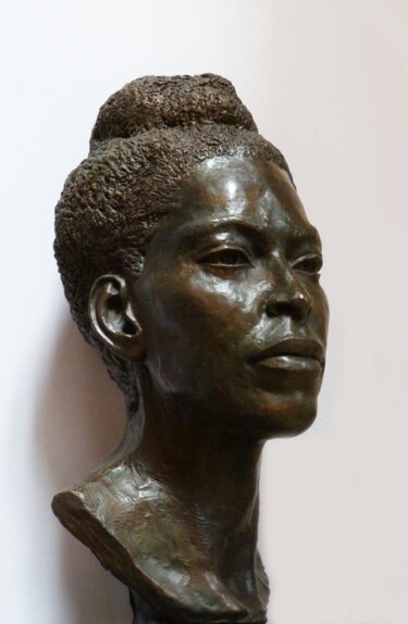Sculpture titled "Sarah" by Pico Sculpteur, Original Artwork, Resin
