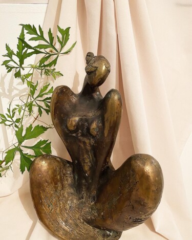 Скульптура под названием "Assise" - Victor Chouvalov, Подлинное произведение искусства, Бронза