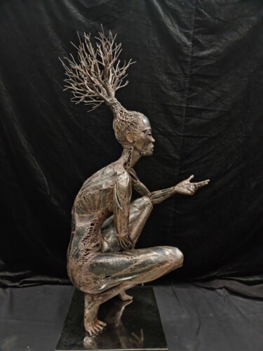 Sculpture titled "Γαία" by Victor-Emmanuel Camusso, Original Artwork, Metals
