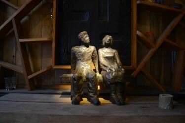 Sculptuur getiteld "Fall in love" door Victor Nguyen, Origineel Kunstwerk, Hout