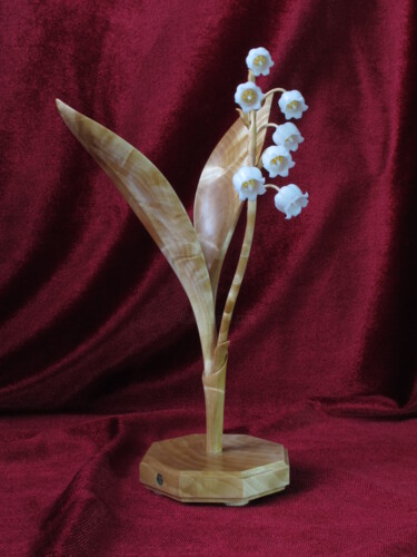 Sculpture titled "Lily of the valley" by Victor Utcin, Original Artwork, Wood