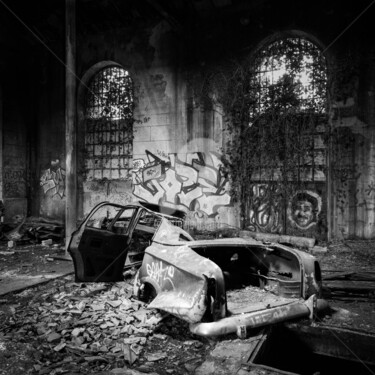 Fotografia intitulada "Usine abandonnée 01" por Victor García, Obras de arte originais