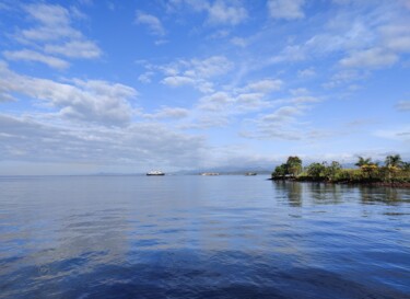 Photography titled "Deep Blue" by Victoria B. Lohay, Original Artwork, Non Manipulated Photography