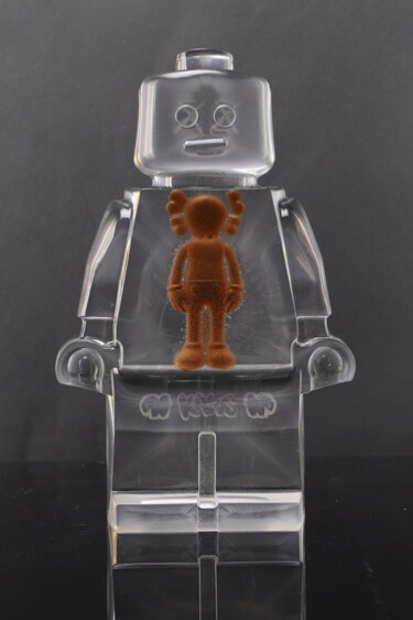 Sculpture titled "Roboclusion Kaws IV" by Vincent Sabatier (VerSus), Original Artwork, Resin