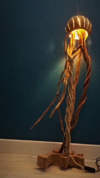 Escultura intitulada "Grande méduse" por Miss Sensitive, Obras de arte originais, Madeira