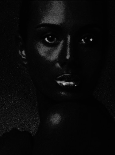Fotografía titulada "Deep Black Portrait" por Charles Waswa, Obra de arte original
