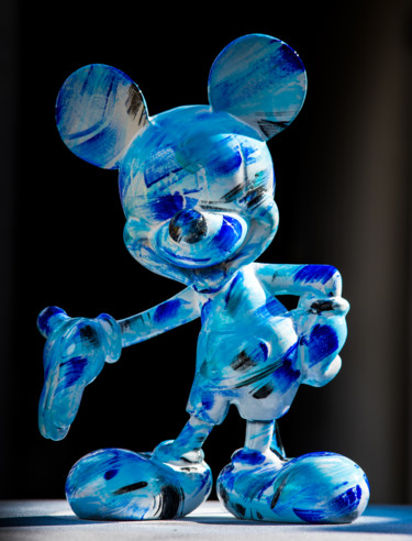 Sculpture titled "Mickey camo" by Xavier Wttrwulghe, Original Artwork, Resin