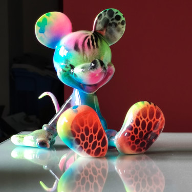 Sculpture titled "Mickey assis Street…" by Xavier Wttrwulghe, Original Artwork, Resin