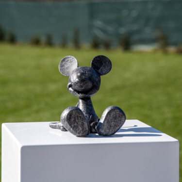 Scultura intitolato "Mickey Stone Style" da Xavier Wttrwulghe, Opera d'arte originale, Resina