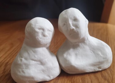 Scultura intitolato "Old couple（Scholars…" da Yan Liu, Opera d'arte originale, Ceramica