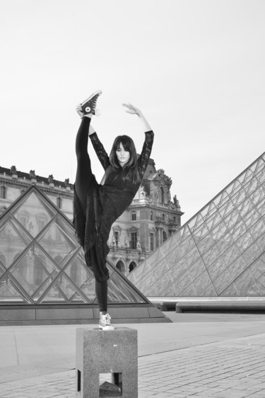 摄影 标题为“Louvre Museum Pyram…” 由Yannick Verdier Monsegur, 原创艺术品, 数码摄影 安装在铝上