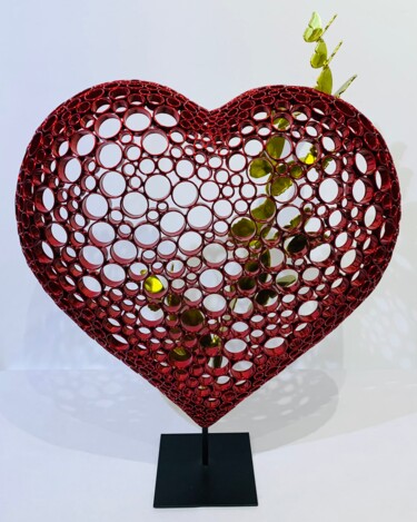 Escultura titulada "Mon coeur s'envole" por Yohan Plu, Obra de arte original, Metales