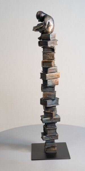 Skulptur mit dem Titel "***Bookworm VII***" von Yuriy Kraft, Original-Kunstwerk, Ton