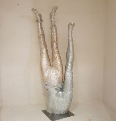 Sculptuur getiteld "Le numéro siamois" door Zenzivi Nora Yahiaoui, Origineel Kunstwerk, Hars