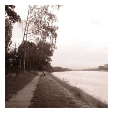 Photographie intitulée "The Danube Bank" par Zheka Khalétsky, Œuvre d'art originale, Photographie non manipulée