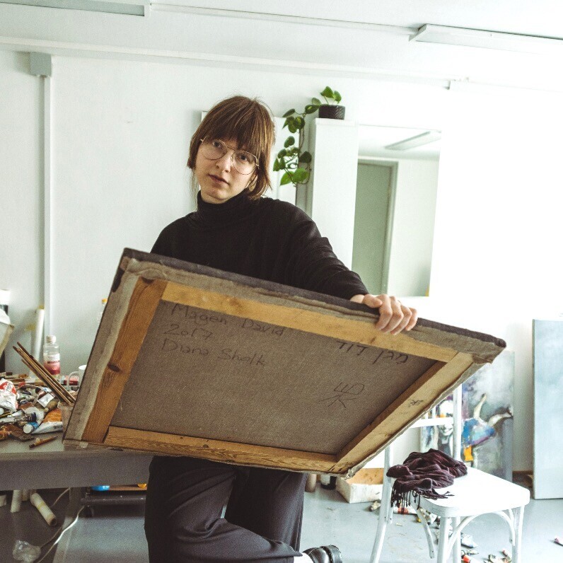 Diana Sholk - The artist at work